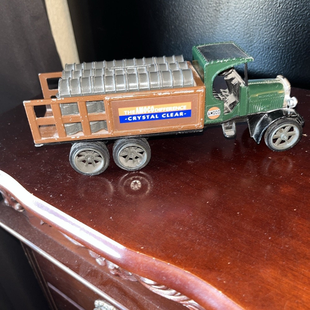 Ertl 1925 Kenworth Stake Truck Die-Cast Model Amoco Gasoline